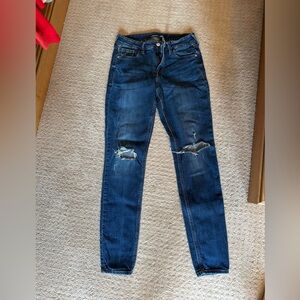 Old Navy Women’s Distressed Skinny Jeans - Blue- size 4 long